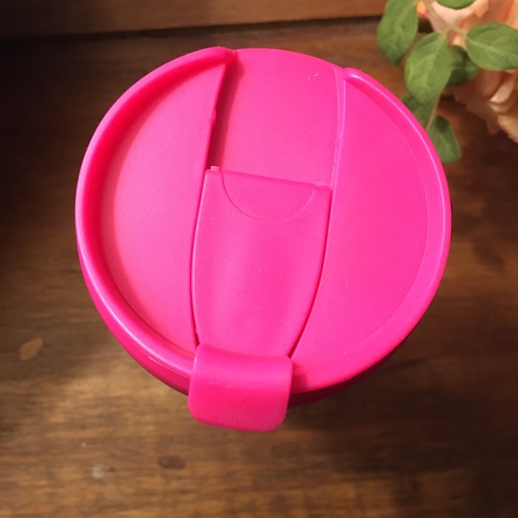 Lilly Pulitzer to go mug/container - Picture 4 of 7